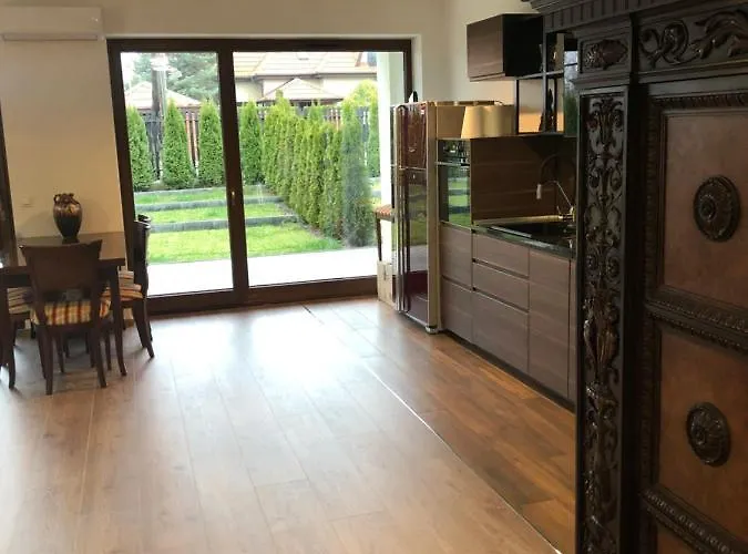 Nad Jeziorem W Warszawie Вилла Варшава