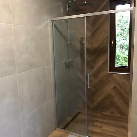 别墅 Nad Jeziorem W Warszawie 华沙