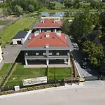Nad Jeziorem W Warszawie Villa *